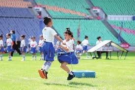 三方交易浮现：湖人获“绿巨人”超值，勇士得利，独行侠吃亏明显