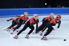 败人品，马丁内利推搡受伤倒地的布拉德利，引发双方冲突