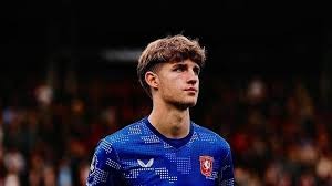 记者：吉乌飞往桑德兰的航班被推迟，但交易没告吹